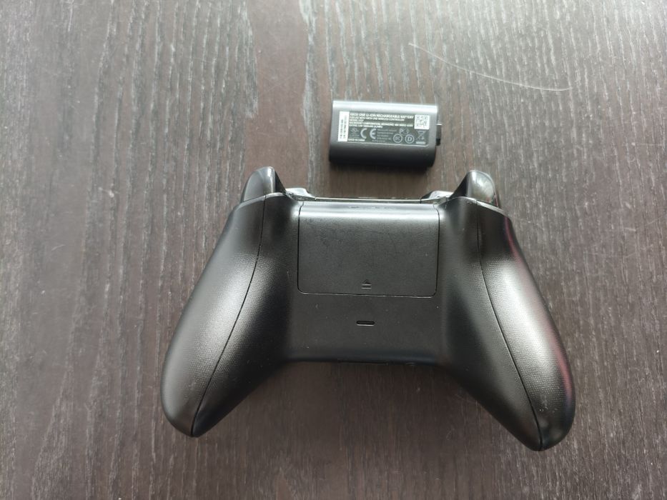 Xbox one x 1 tb + 13 jocuri