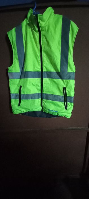 Vestă și pantaloni