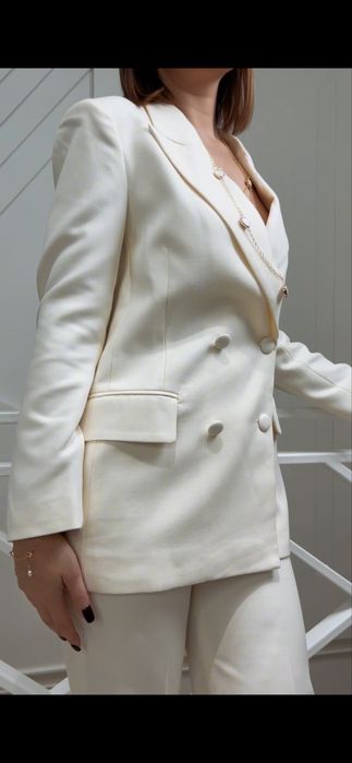 Женский брючный костюм