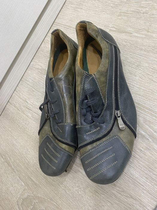 Продам кроссовку.