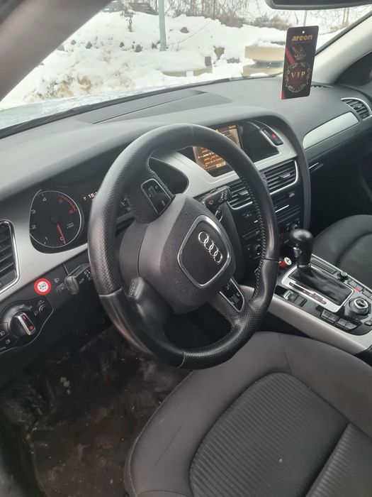 Vând sau schimb Audi a4 b8 2011
Diesel 
Cutie automata 
Motor 2000L