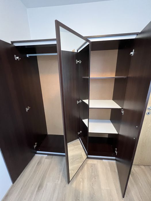 Гардероб в отлично състояние