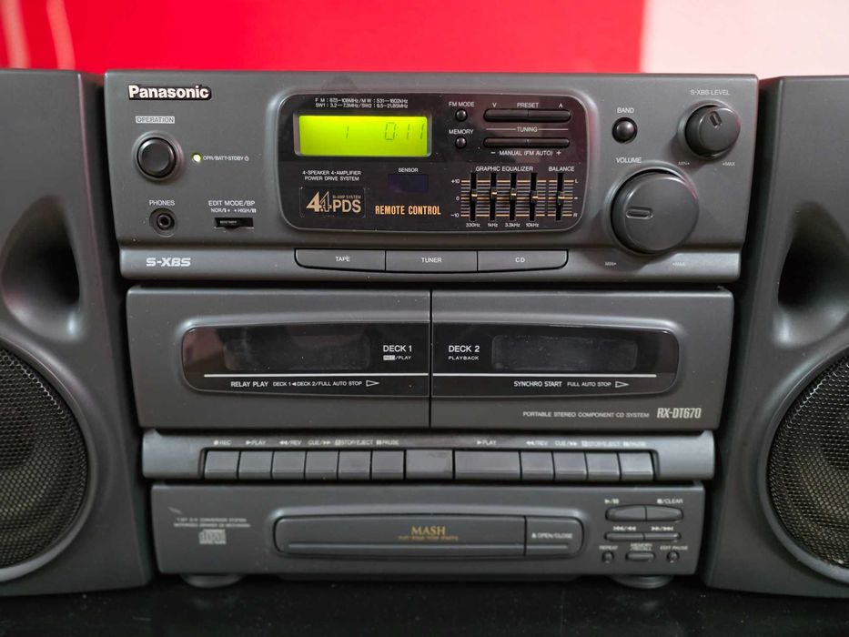 Продавам касетофон Panasonic