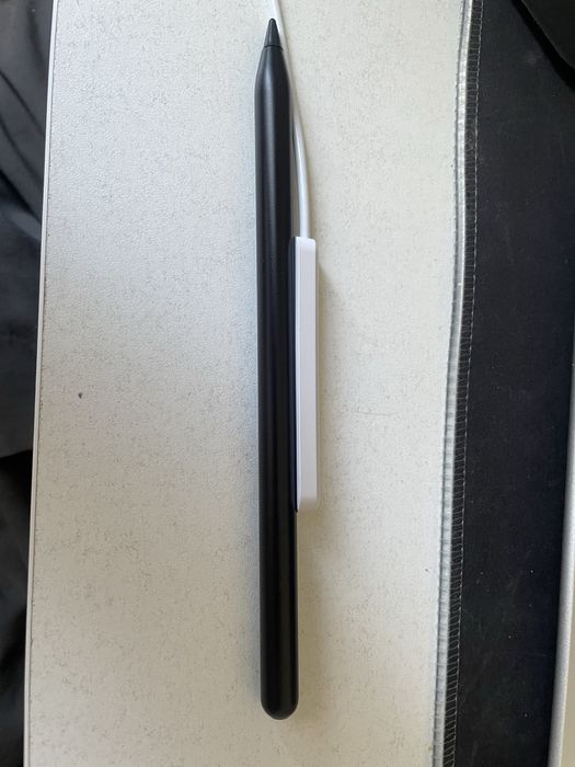 Черный Apple Pencil