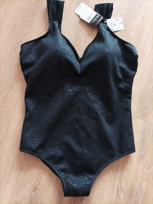 Sunseekers нов с голяма чашка Е/F бански и танкини