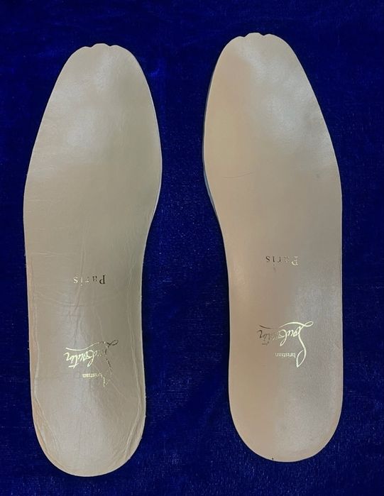 Christian Louboutin Autentic 40