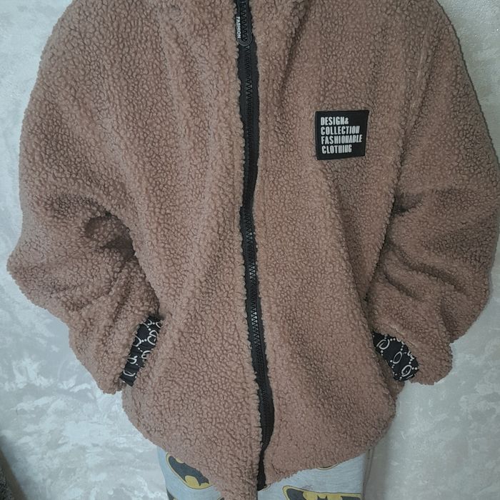 Продаётся ветровка для мальчика.