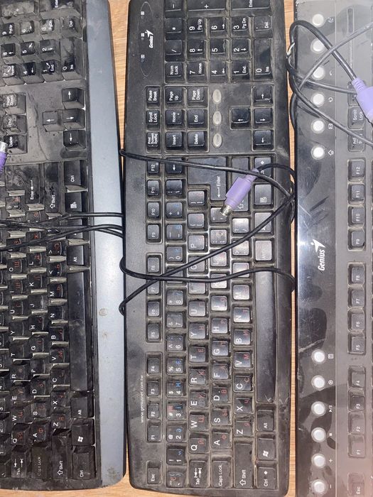 Продам бу 4 клавиатуры с разьемом PS/2