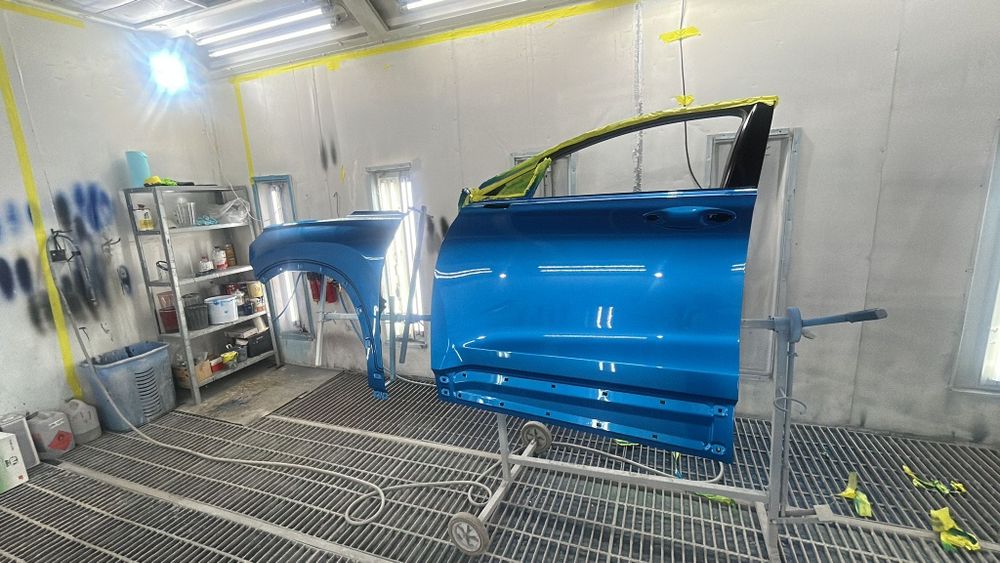 Vopsitorie și tinichigerie Auto
Vopsitorie pentru mașinile cu vopsea 2