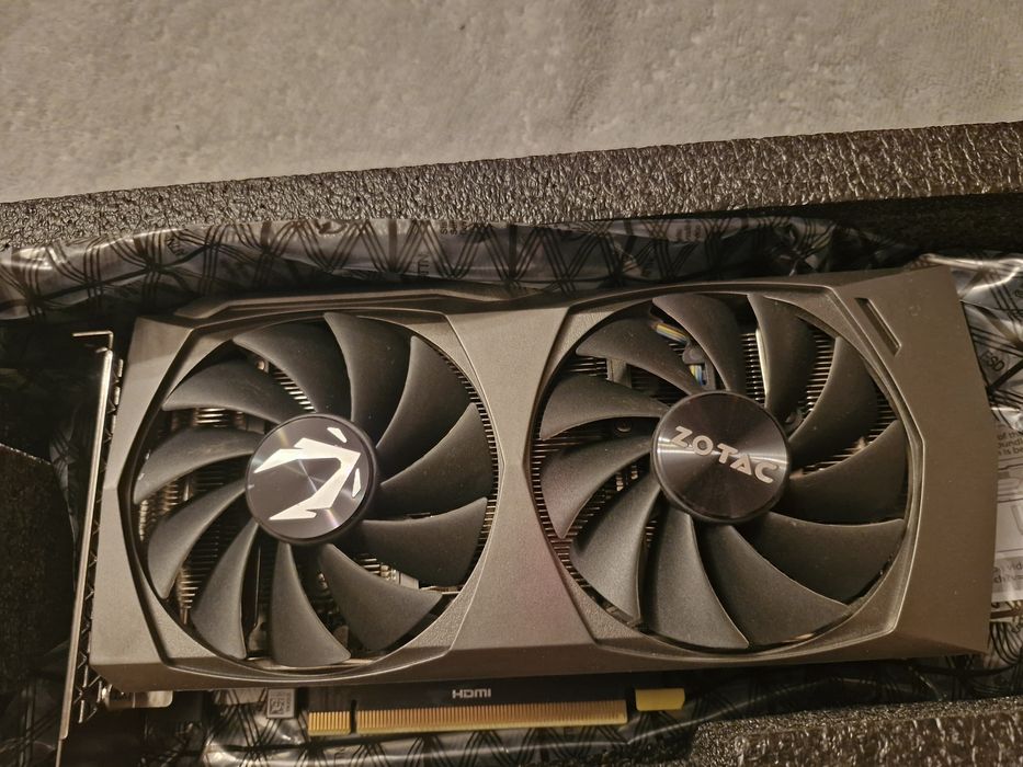 Zotac Gaming GeForce RTX 3050 на 8 ГБ (модель семейства Twin Edge / OC