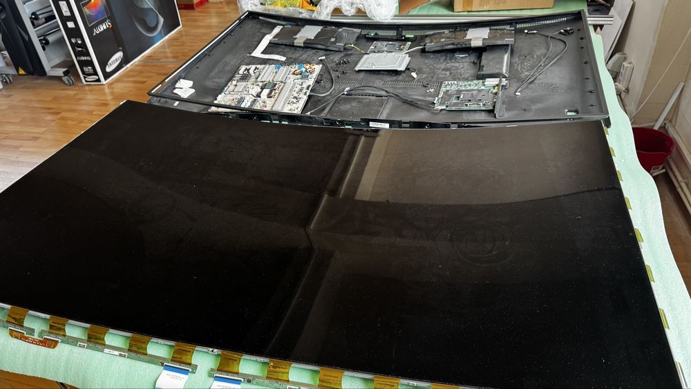 Piese TV SAMSUNG diagonala 65 curbat