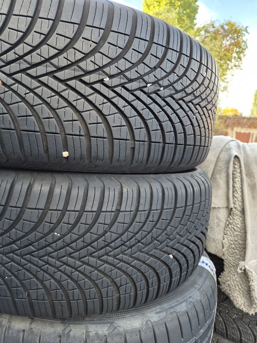 2бр. 215 55 17 Dunlop всесезонни.