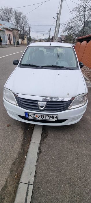 Logan 1.4mpi pret 2500 euro