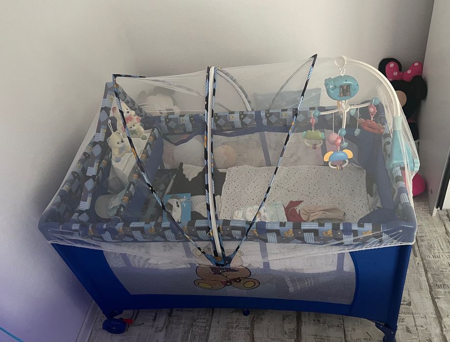 Pătuț pentru bebeluși