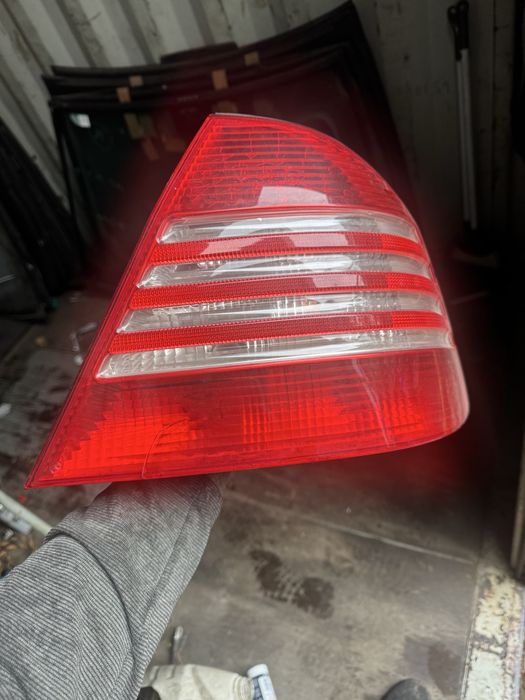 Фонарь задний w220