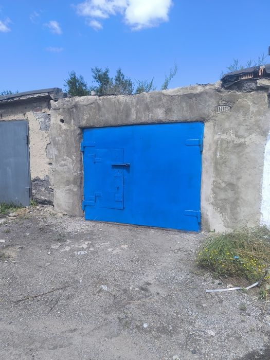 Продам. .   гараж