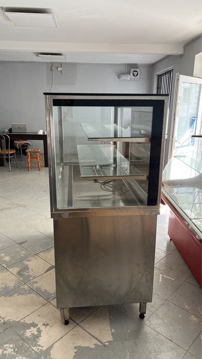 Vitrina rece 5000 de lei