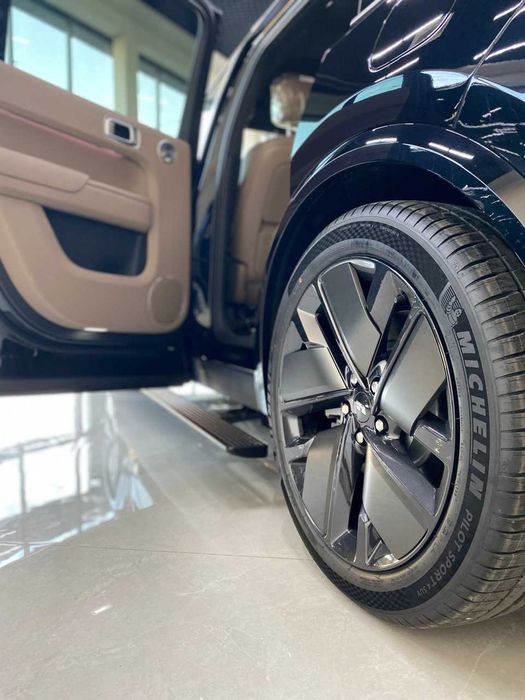 Lixiang L9 Ultra Restyling Black Metallic 2026