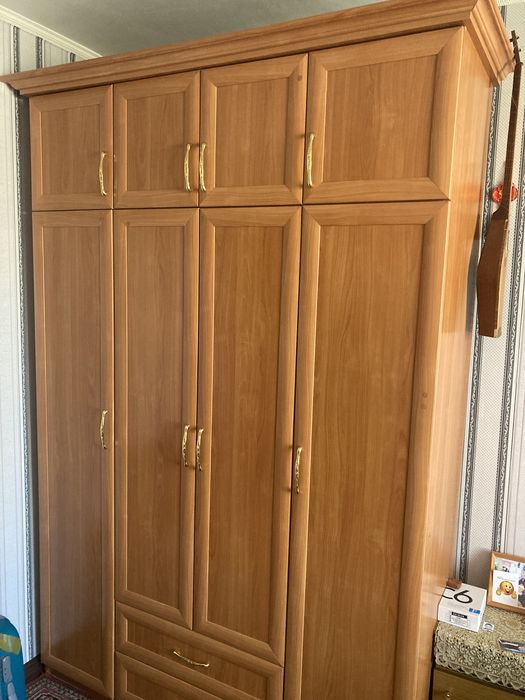 Продам шифоньер