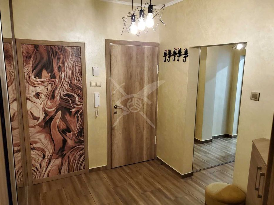 Дава се под наем Тристаен апартамент в София, Изгрев - 85 кв.м за 990 € - Снимка #12