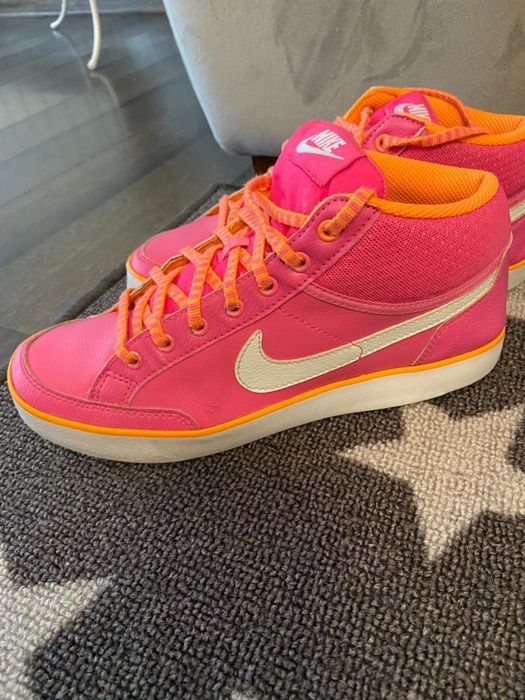 Ghete Nike pentru fete