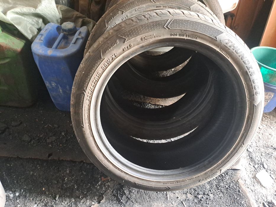 Продам шины 18 размер
