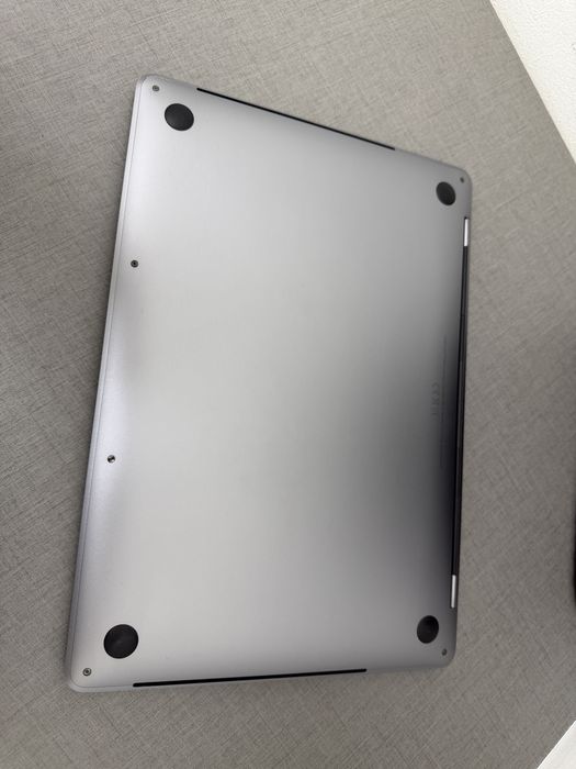 Macbook PRO A1989 , i5 2,4Ghz, ssd 256gb,