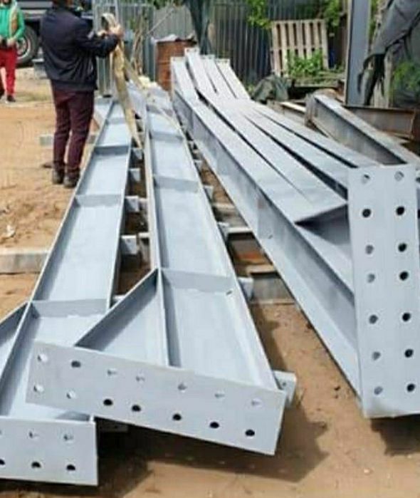 Vand hala metalică este  lucrata din europrofile IPE  are 29×11×4