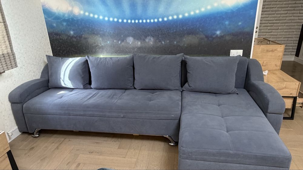 продам диван +4 подушки