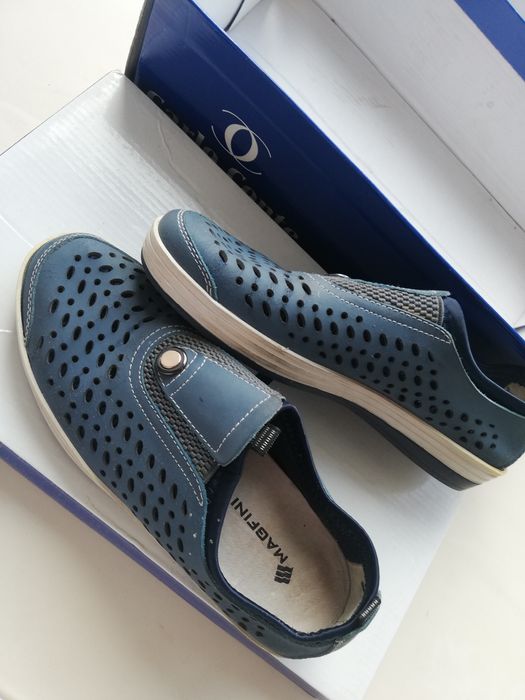 Продаются разные жен обувь, от 2000т