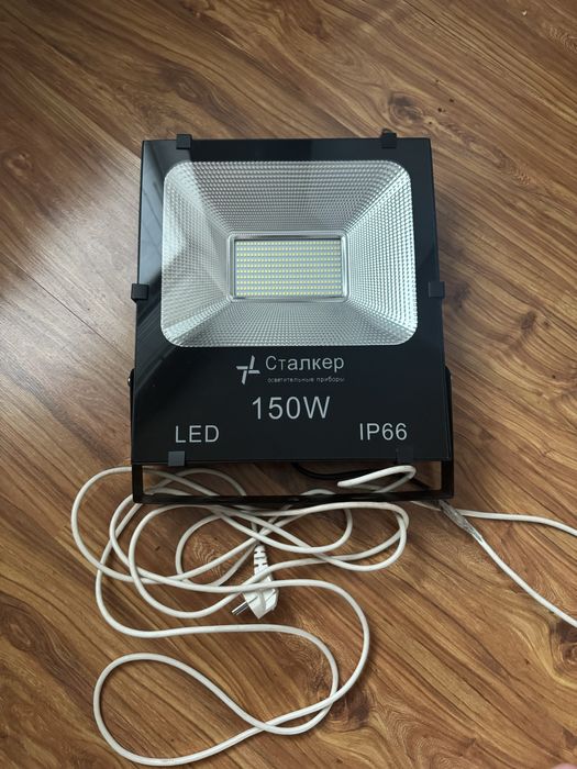 Продам прожектор фирмы сталкер