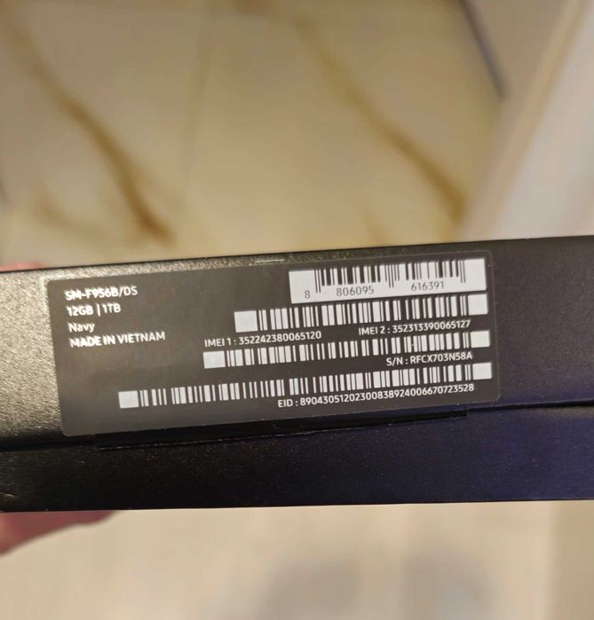 Samsung Galaxy Fold 6, 1TB в гаранция