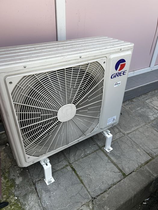 Продавам климатик Gree 24 ка Почти нов