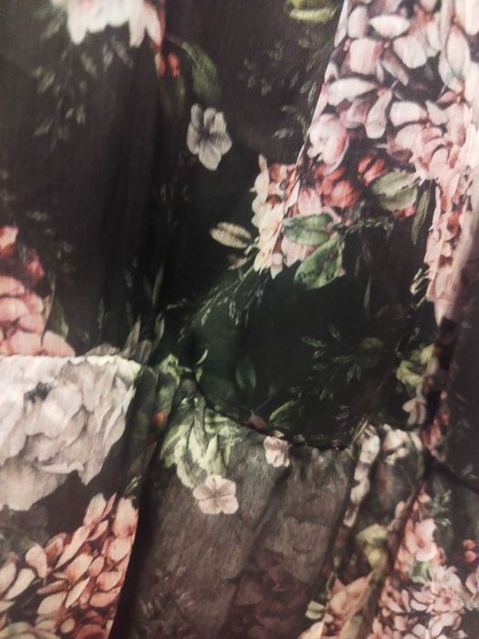 Нова рокля MOHITO размер С