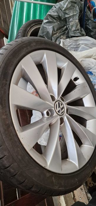 4 anvelope Dunlop vara ,cu jante VW