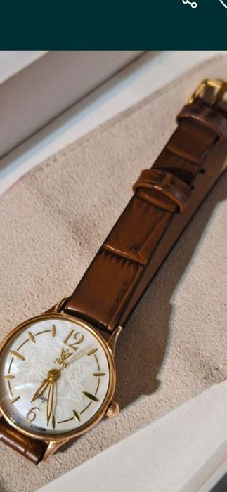 Золотые часы Яшма