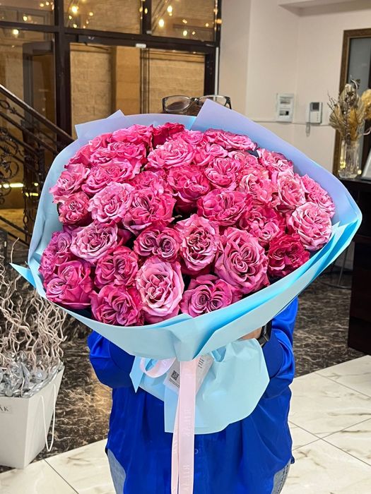 Пионы, пионовидные розы, голландские розы