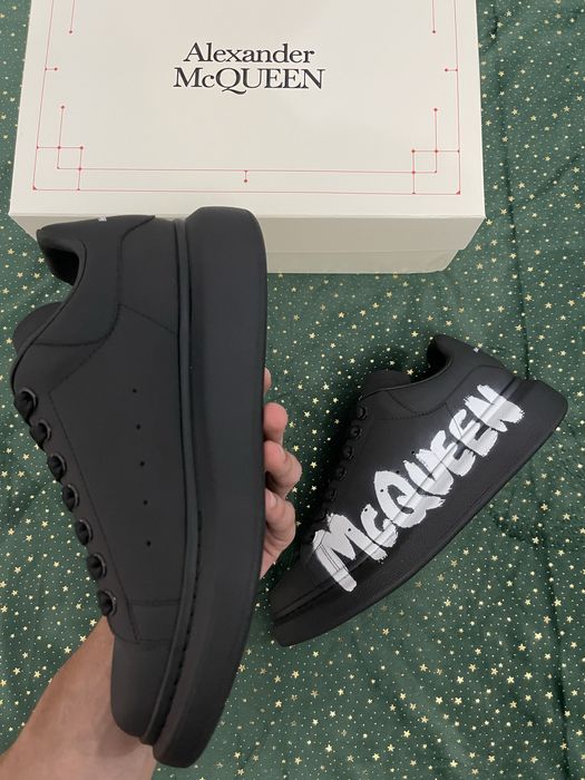 ALEXANDER Mcqueen Graffiti