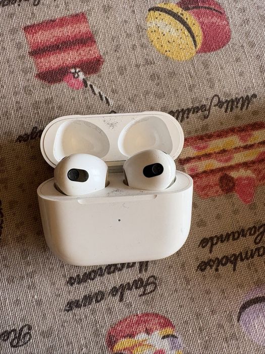 Продавам Air Pods 3rd Generation