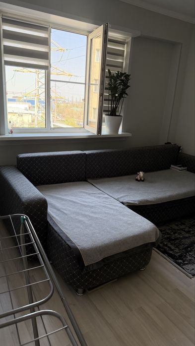 Угловой диван удобный