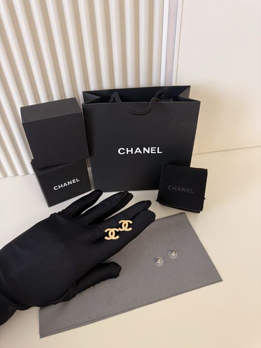 Cercei Chanel auriu