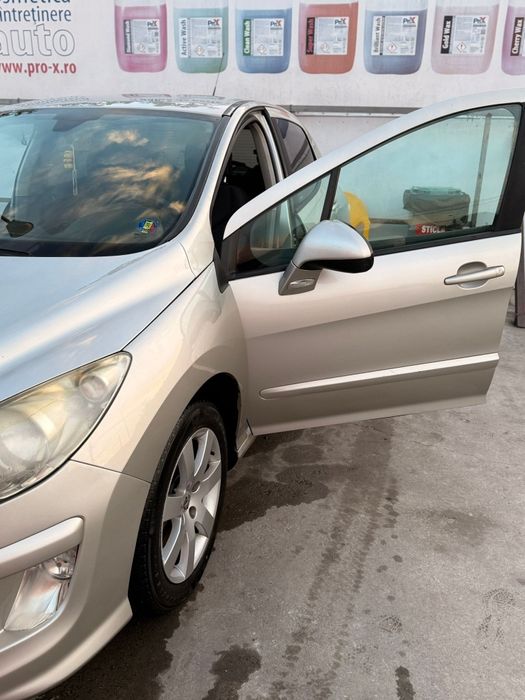 Vând Peugeot 308 benzina cu turbo