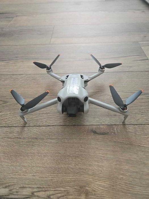 Drona DJI MINI 4 PRO Fly More Combo