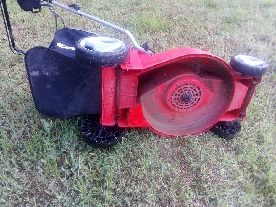 Косачка Einhell GC-EM1536