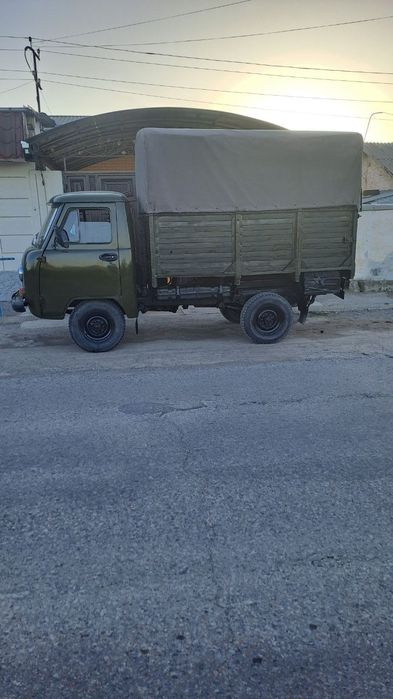 Уаз 1990 йилда ишлаб чиқарилган