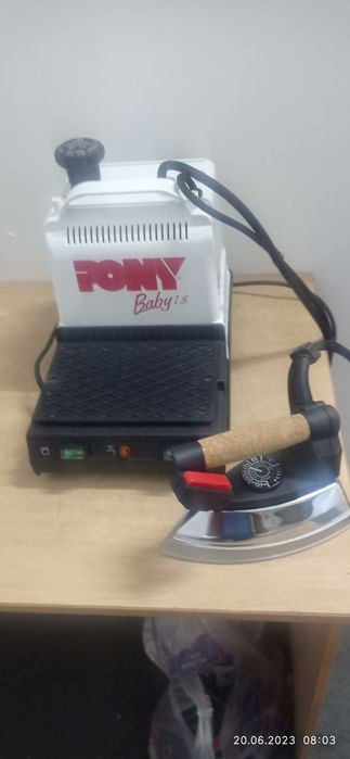 Паровой утюг для