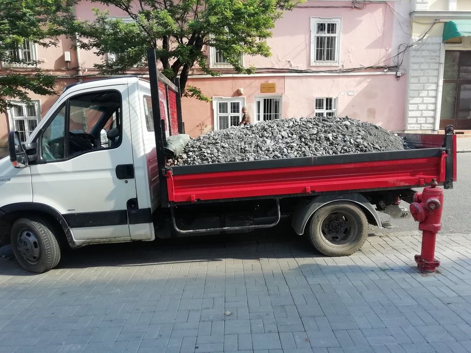 Închiriez Bobcat Ofer servicii cu bobcat și bascula de 3.5t