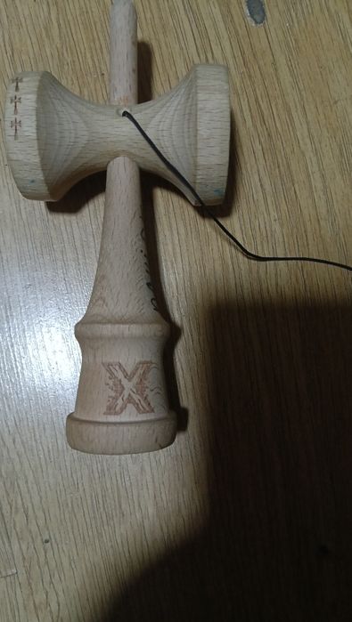 Kendama cu ken x si tama krom pop semnata de davide si vilau locul 3