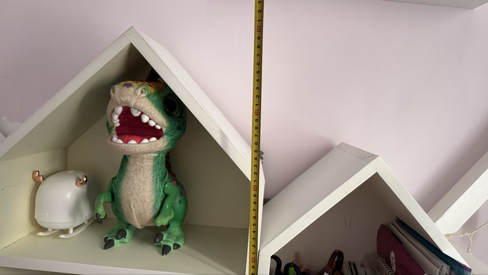 Полочки в детскую срочно продам