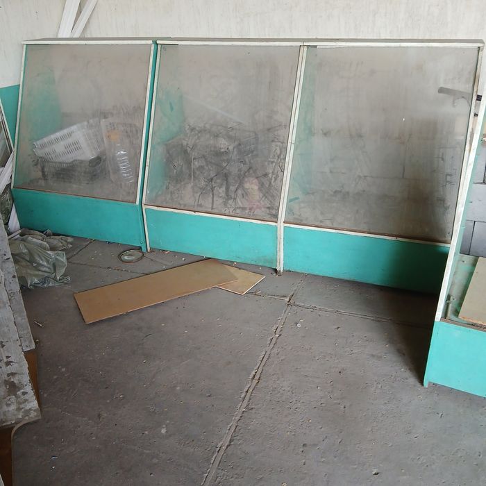 Продам тумбы стеклянные